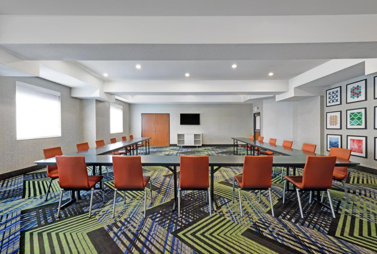 Holiday Inn Express Newport By Ihg Εξωτερικό φωτογραφία
