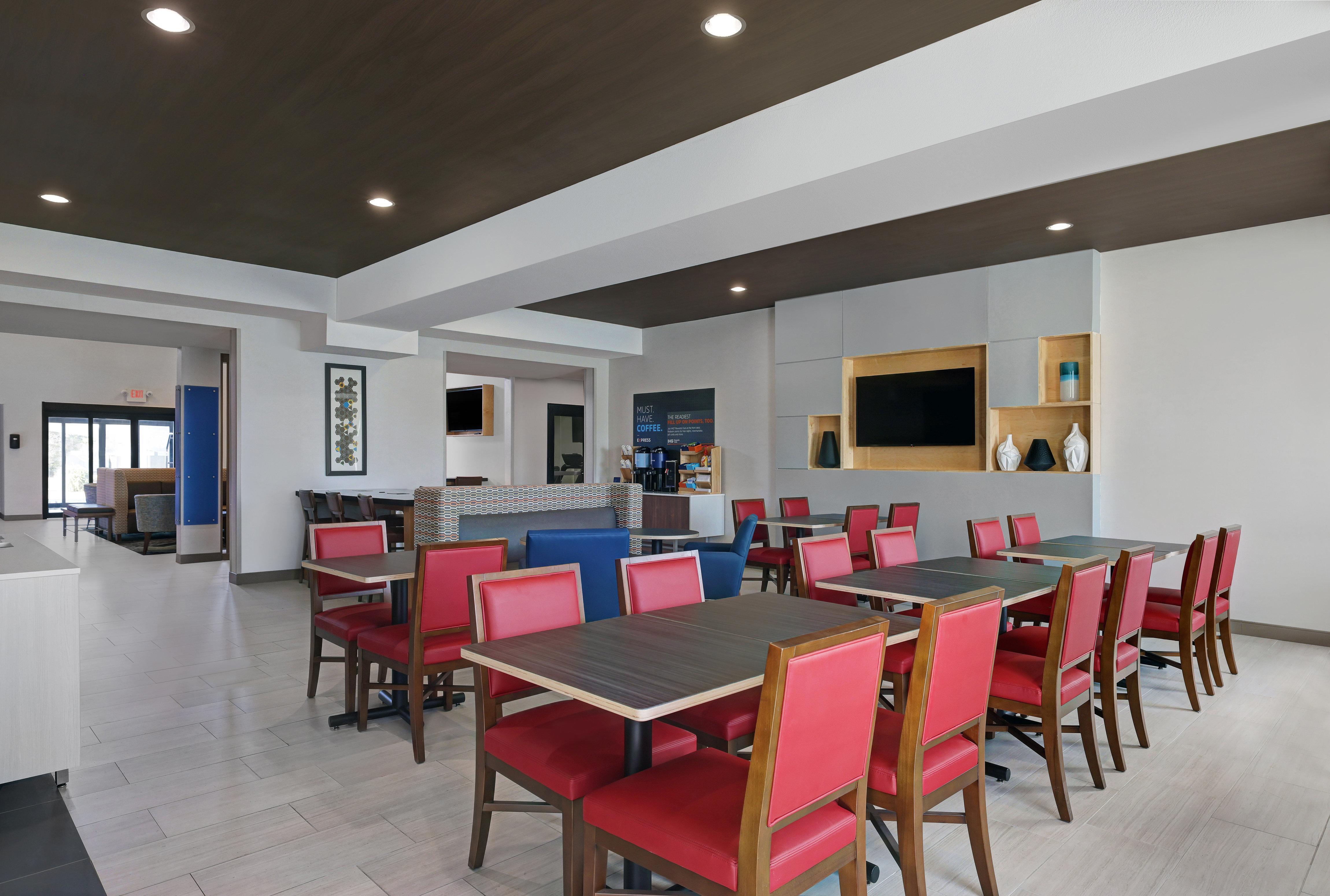 Holiday Inn Express Newport By Ihg Εξωτερικό φωτογραφία