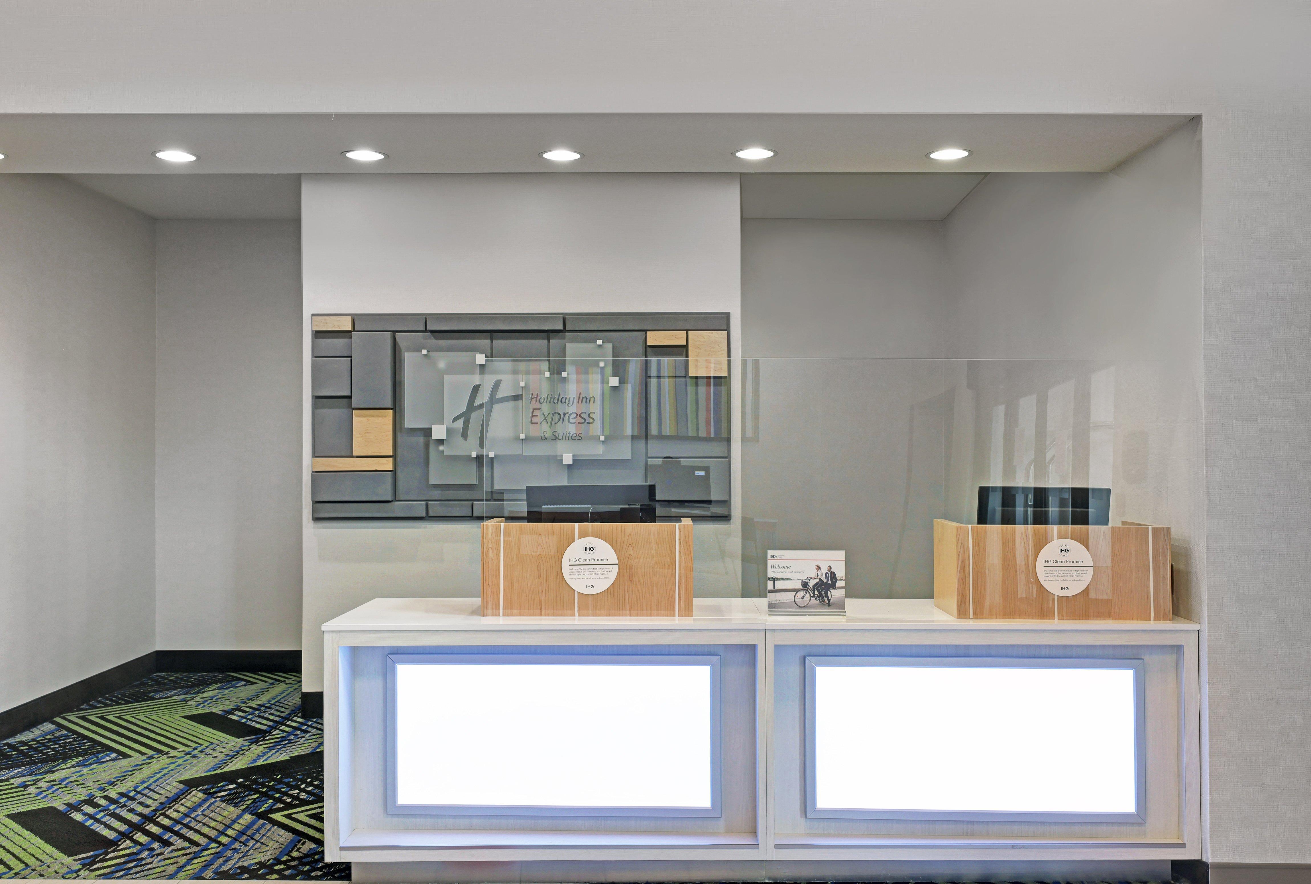 Holiday Inn Express Newport By Ihg Εξωτερικό φωτογραφία