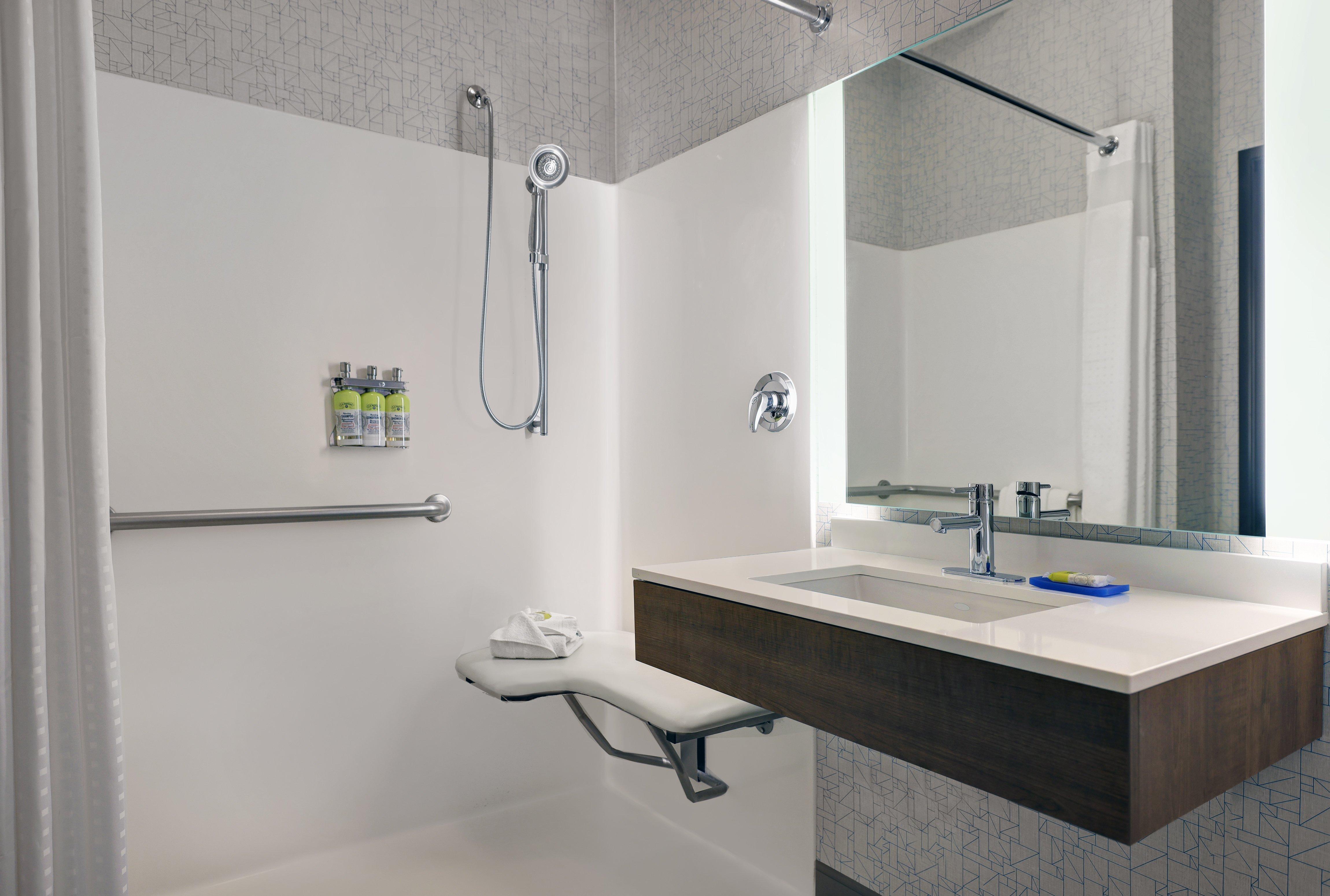 Holiday Inn Express Newport By Ihg Εξωτερικό φωτογραφία