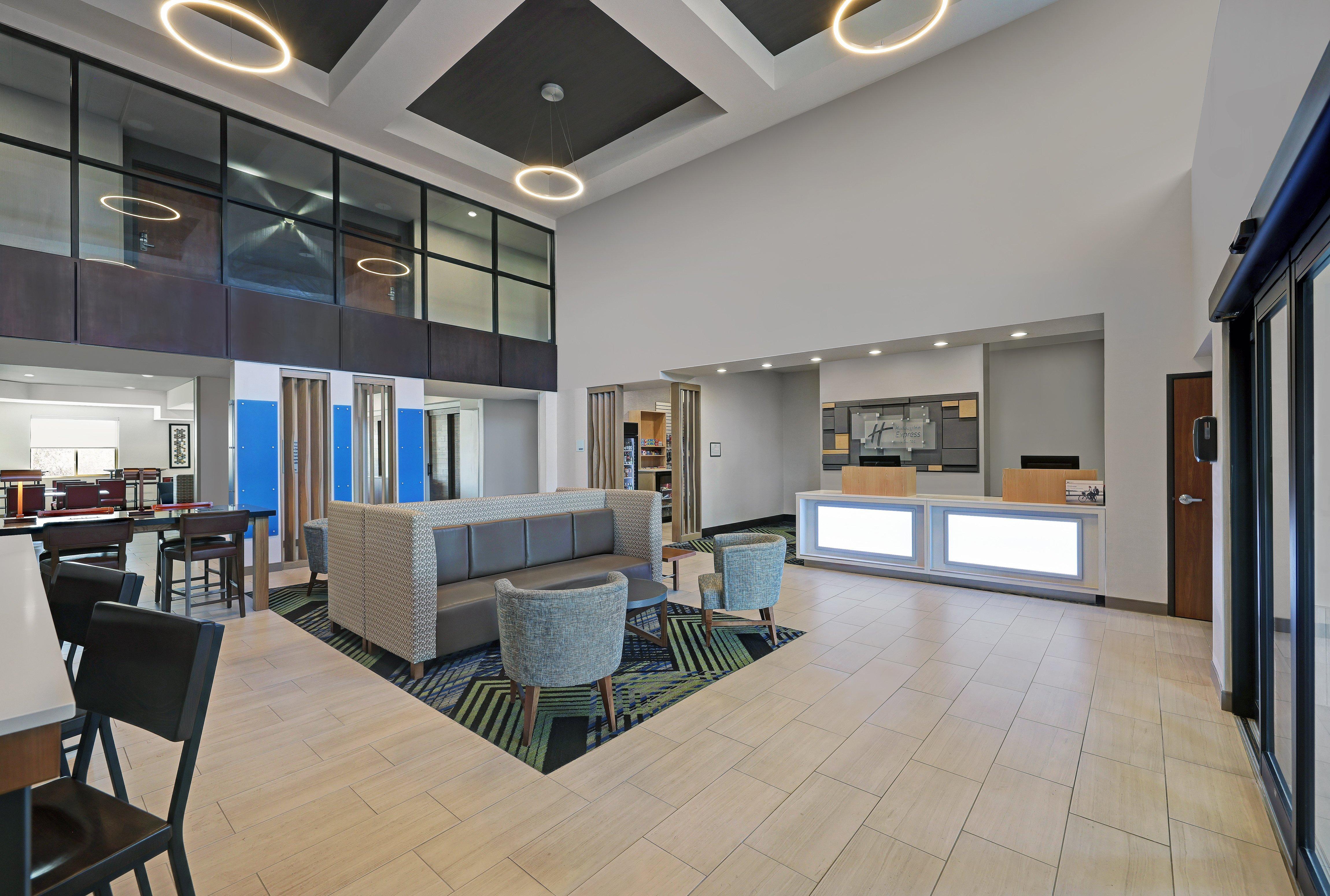 Holiday Inn Express Newport By Ihg Εξωτερικό φωτογραφία