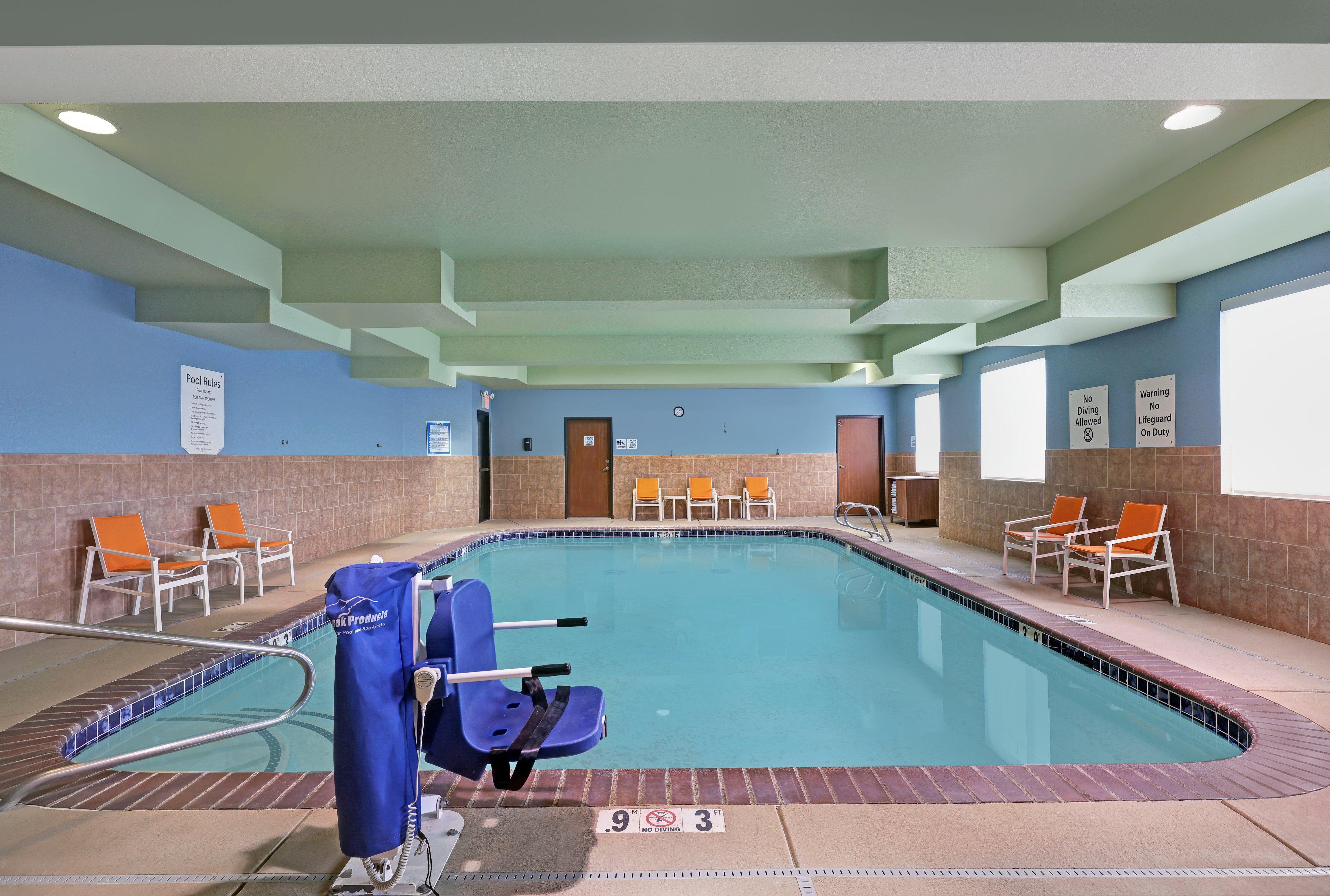 Holiday Inn Express Newport By Ihg Εξωτερικό φωτογραφία