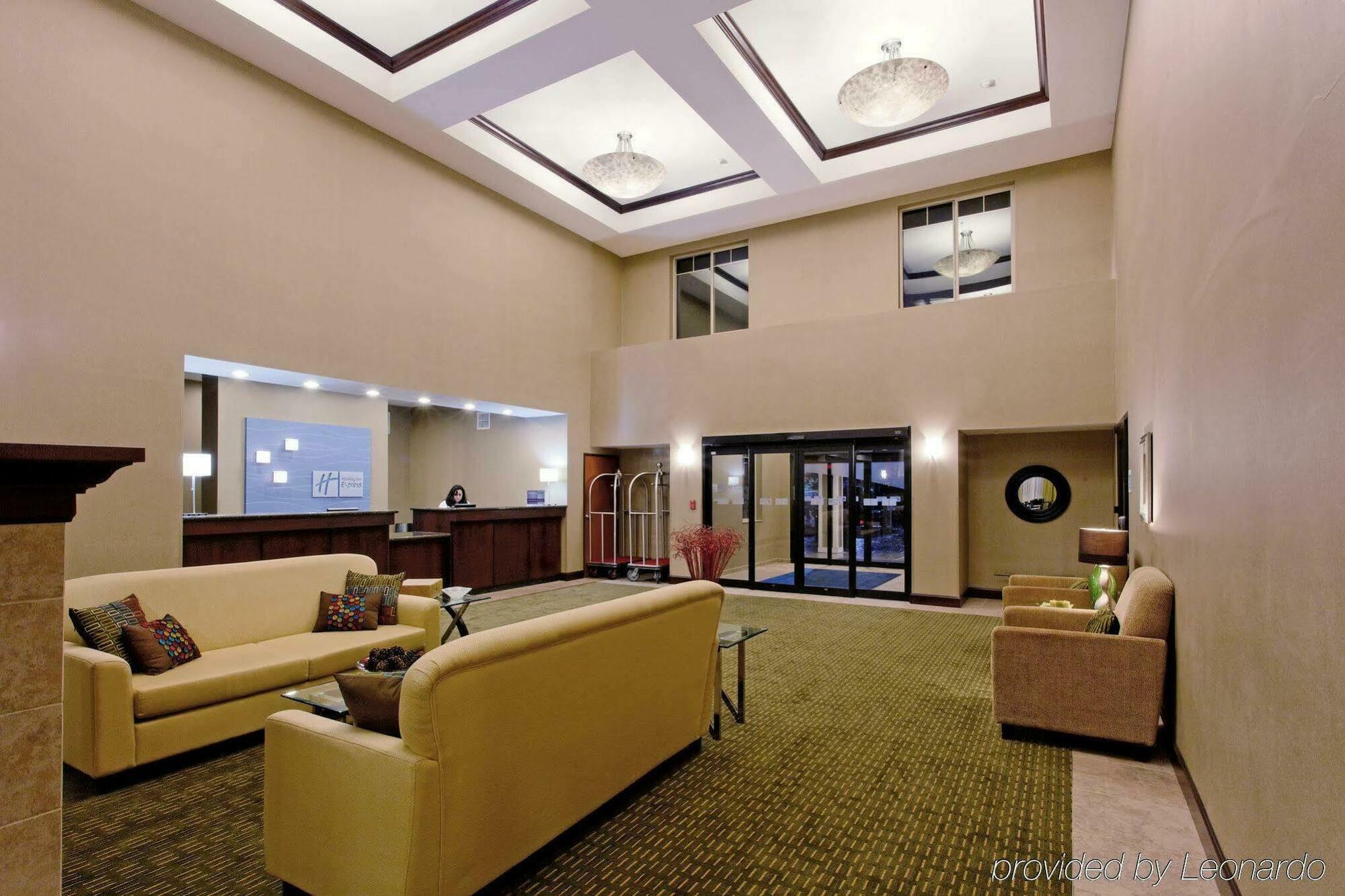 Holiday Inn Express Newport By Ihg Εσωτερικό φωτογραφία
